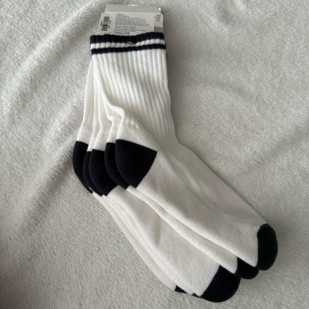 3 pairs Gymboree white socks NWT - Picture 3 of 4